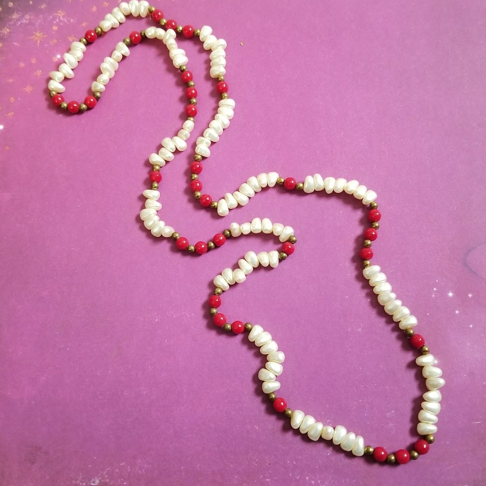 Vintage necklace red, gold, white faux pearl bead beaded pearlcore retro